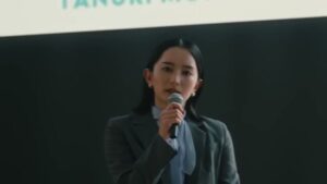 アキュビュー CMのシーン2（00:03）