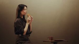 BASE BREAD CMのシーン4（00:05）