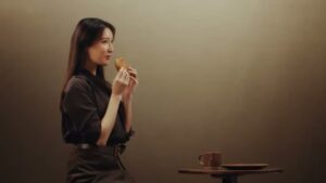 BASE BREAD CMのシーン5（00:06）