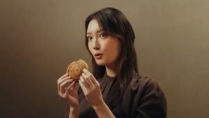 BASE BREAD CMのシーン7（00:09）