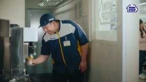 ミニストップ CMのシーン2（00:01）