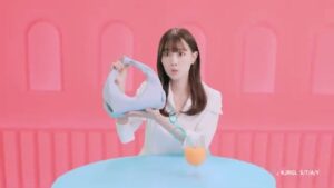 メルカリ CMのシーン3（00:03）