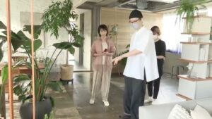 ヤクルト化粧品 CMのシーン2（01:03）