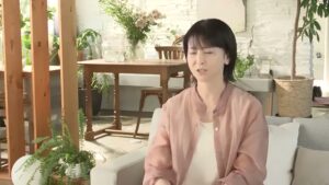 ヤクルト化粧品 CMのシーン8（06:24）