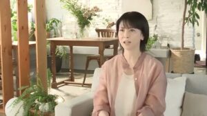 ヤクルト化粧品 CMのシーン10（08:11）