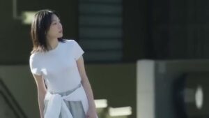 ユニクロ CMのシーン1（00:00）