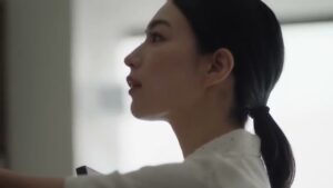 ユニクロ CMのシーン4（00:10）