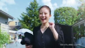 ライオン CMのシーン6（00:52）