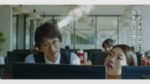 ラクス CMのシーン3（00:06）