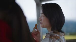 岩塚製菓 CMのシーン4（00:10）