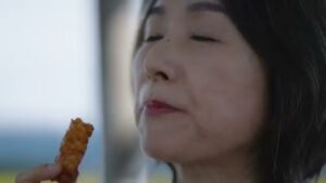 岩塚製菓 CMのシーン5（00:13）