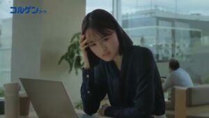コルゲンコーワ CMのシーン3（00:03）