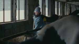 牧場しぼり CMのシーン3（00:06）
