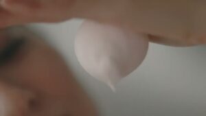 ドモホルンリンクル CMのシーン2（00:03）