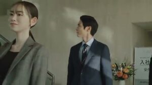 山口フィナンシャルグループ CMのシーン2（00:01）