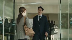山口フィナンシャルグループ CMのシーン5（00:06）
