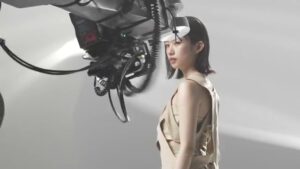ファンデ美容液 CMのシーン3（02:04）