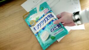 春日井製菓 CMのシーン2（00:01）