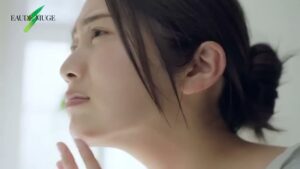 オードムーゲ CMのシーン2（00:01）