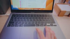 水橋保寿堂製薬 CMのシーン2（00:03）