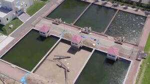 水道機工 CMのシーン6（00:16）
