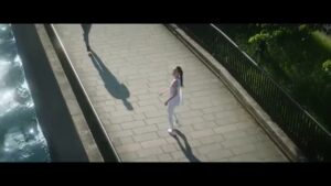 Brillia CMのシーン4（00:10）