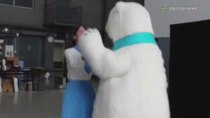 日立 CMのシーン2（01:00）