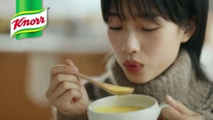 クノール CMのシーン1（00:00）