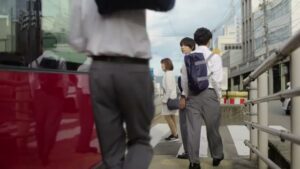 明電舎 CMのシーン9（00:26）