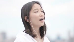 ユニバーサルミュージック CMのシーン2（00:01）