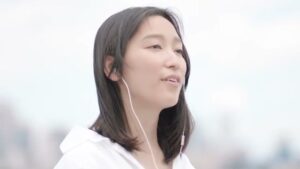 ユニバーサルミュージック CMのシーン3（00:03）