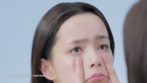 素肌しずく CMのシーン5（00:08）