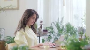 美的 CMのシーン5（00:06）