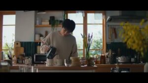 マキシム CMのシーン3（00:06）