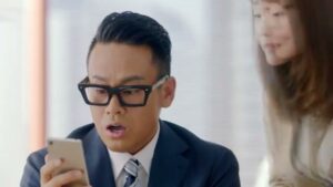 カーセンサー CMのシーン1（00:14）
