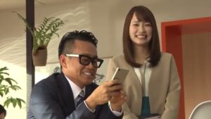 カーセンサー CMのシーン6（06:36）