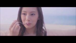 ブレンディ CMのシーン9（00:28）