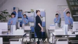 弥生会計 CMのシーン2（00:06）