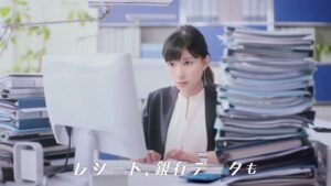 弥生会計 CMのシーン6（00:29）