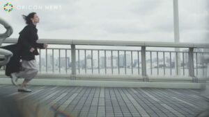 ホーキンス CMのシーン5（00:06）