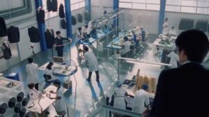 AOKI CMのシーン2（00:01）