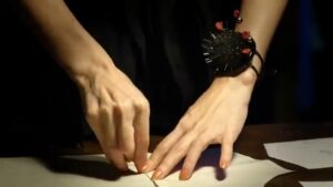 AS KNOW AS CMのシーン5（00:06）