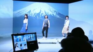GU CMのシーン3（01:59）