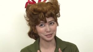 GU CMのシーン9（09:16）