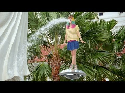 GU CM 「おしゃれインベーダー レギンスパンツ」篇