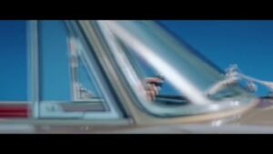 JINS Switch CMのシーン2（00:04）