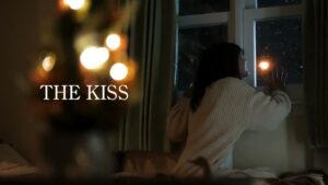 THE KISS CMのシーン10（00:29）