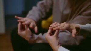 THE KISS CMのシーン5（00:13）