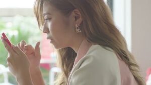 ​クルーズ CMのシーン4（00:10）