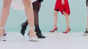 グンゼ CMのシーン3（00:07）
